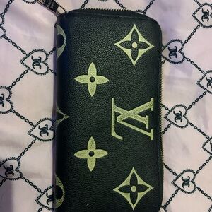 Louis Vuitton Black and Cream Monogram Wallet